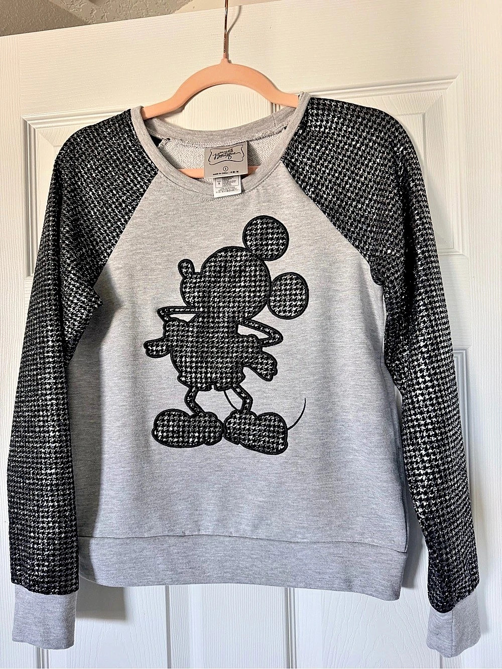 Disney Boutique Mickey Mouse Houndstooth Sweatshirt Gray Small - Picture 1 of 3